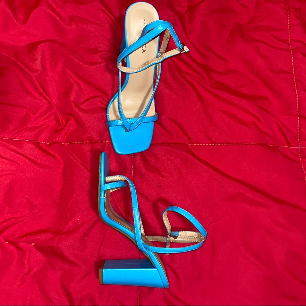 Stylish Blue Strappy Women's Heels